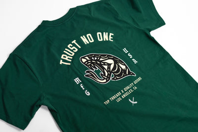 TRUST NO ONE TEE - Green