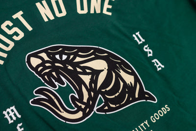 TRUST NO ONE TEE - Green